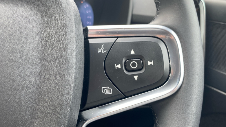 Volvo XC40 2.0 B3P Plus Black Edition 5dr Auto Petrol Estate